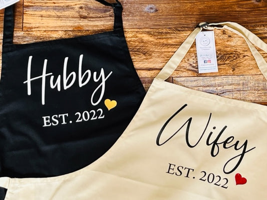 Set of 2 Aprons - Hubby and Wifey