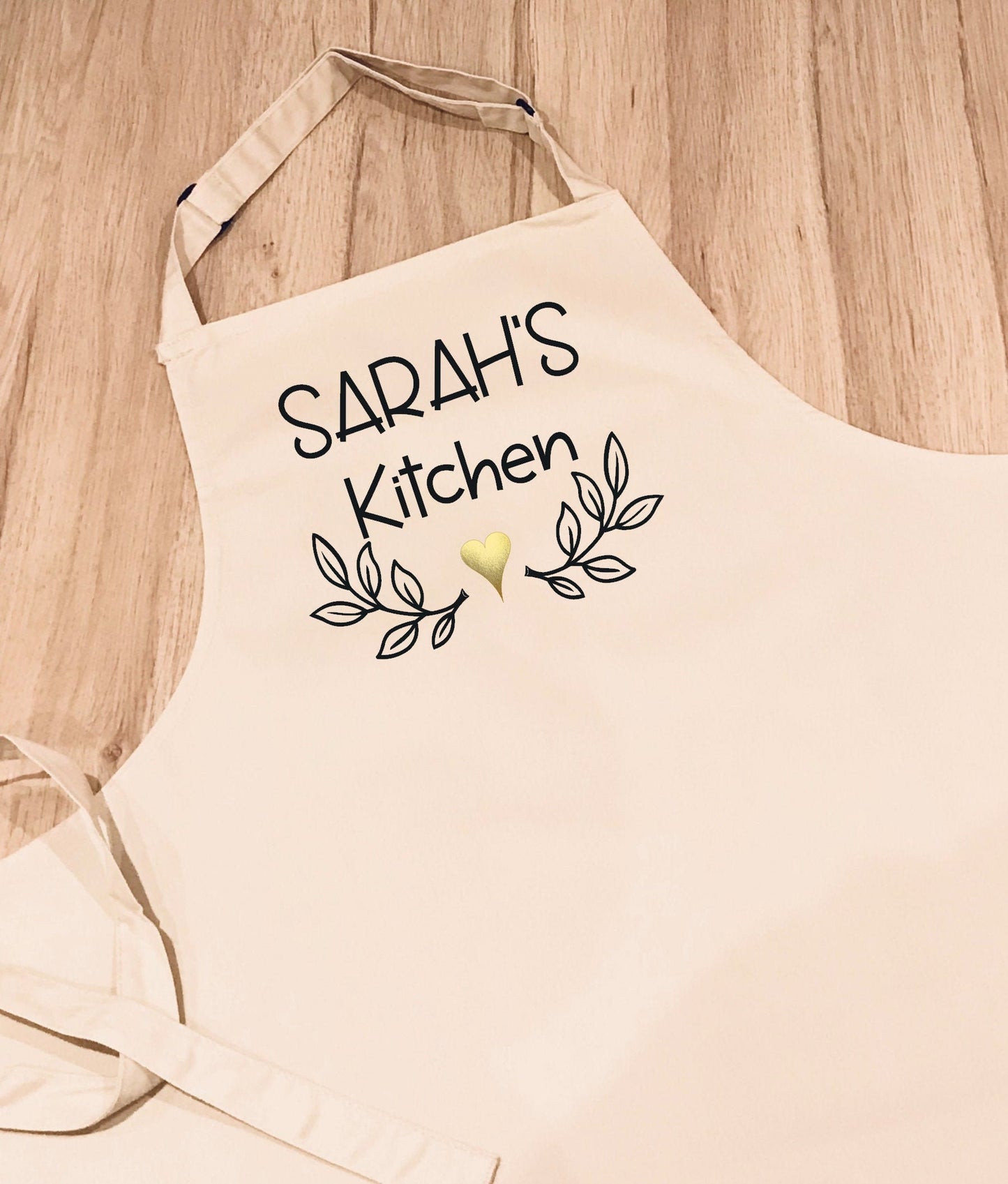 Personalised Apron - Thoughtful dinner host gift - apron for mum - love cooking - new home - leaf and heart design