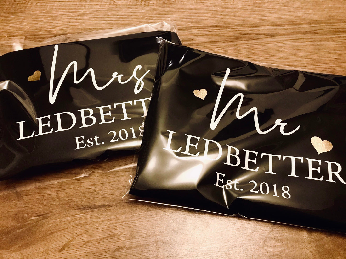 Couples Set of 2 Aprons - Personalised 2nd Wedding Anniversary Gift - Mr & Mrs -  Custom married name est year