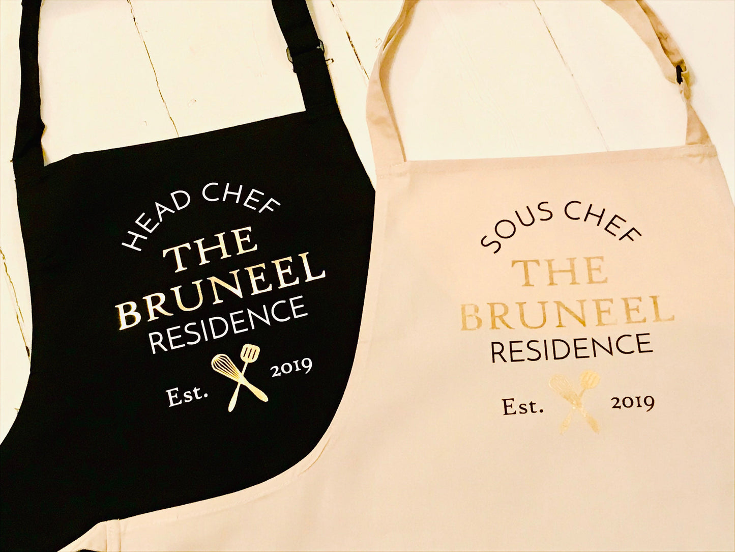 Couples Set of 2 Aprons - Head / Sous chef - Personalised 2nd Wedding Anniversary Gift - Mr & Mrs -  Custom married name est year